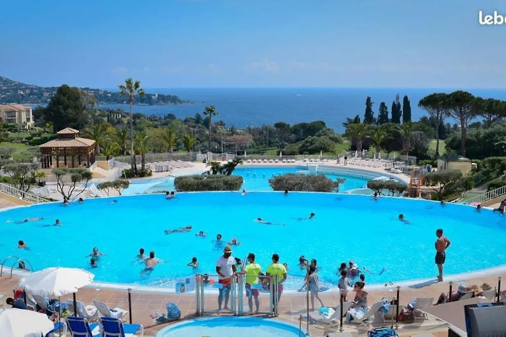 Апартаменты Grand Appartement Avec 2 Veritables Chambres Cap Esterel Vue Mer Et Esterel Сен-Рафаэль
