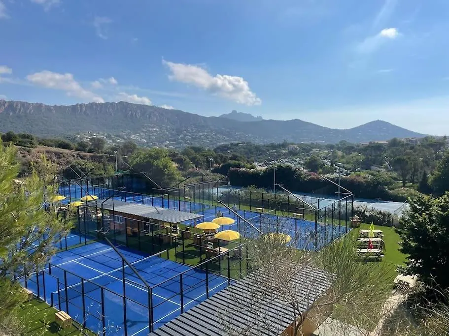 Апартаменты Grand Appartement Avec 2 Veritables Chambres Cap Esterel Vue Mer Et Esterel Сен-Рафаэль