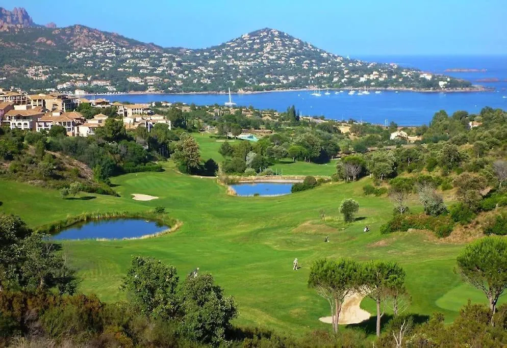 Grand Appartement Avec 2 Veritables Chambres Cap Esterel Vue Mer Et Esterel Сен-Рафаэль