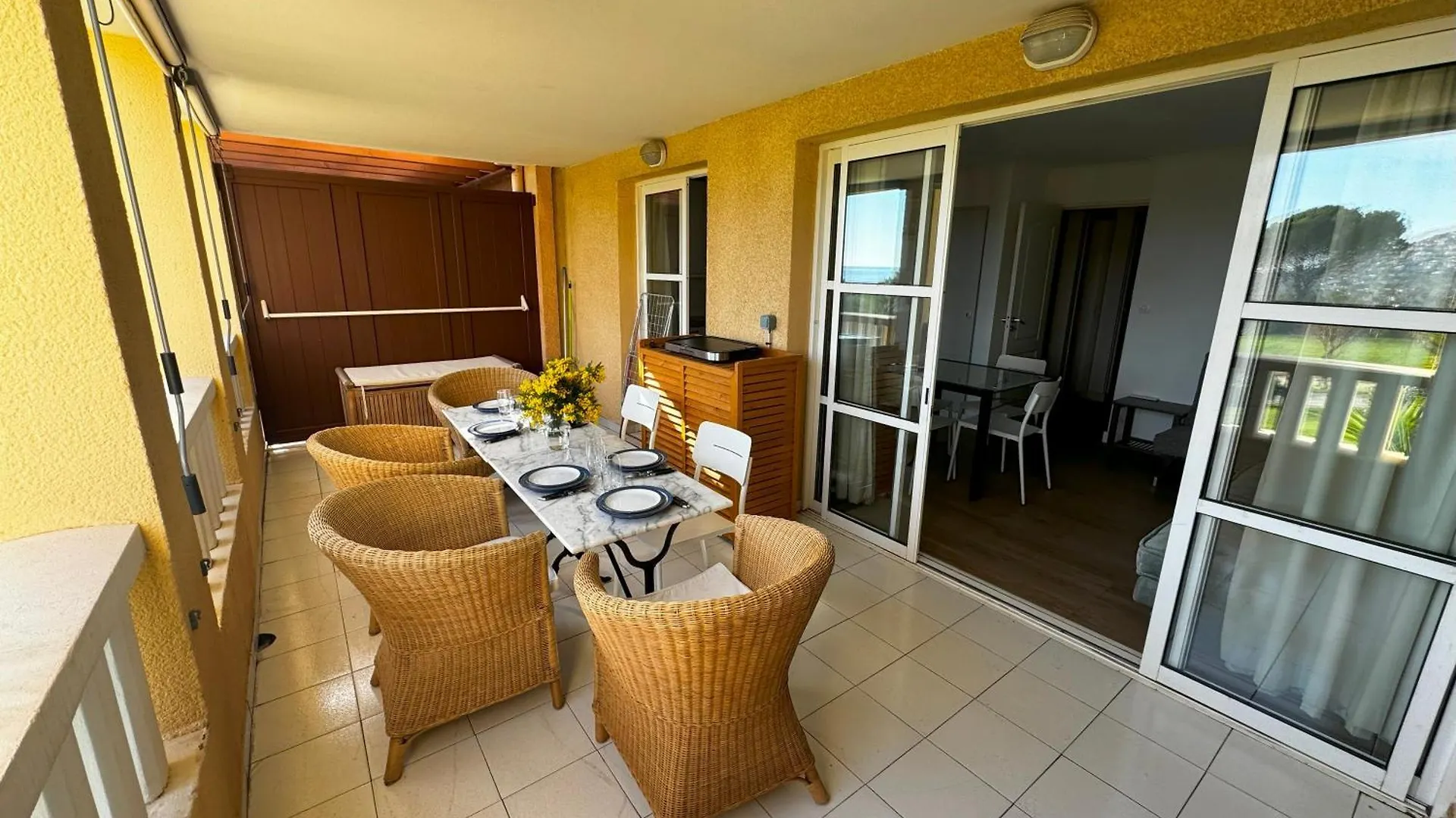 Grand Appartement Avec 2 Veritables Chambres Cap Esterel Vue Mer Et Esterel Сен-Рафаэль Франция