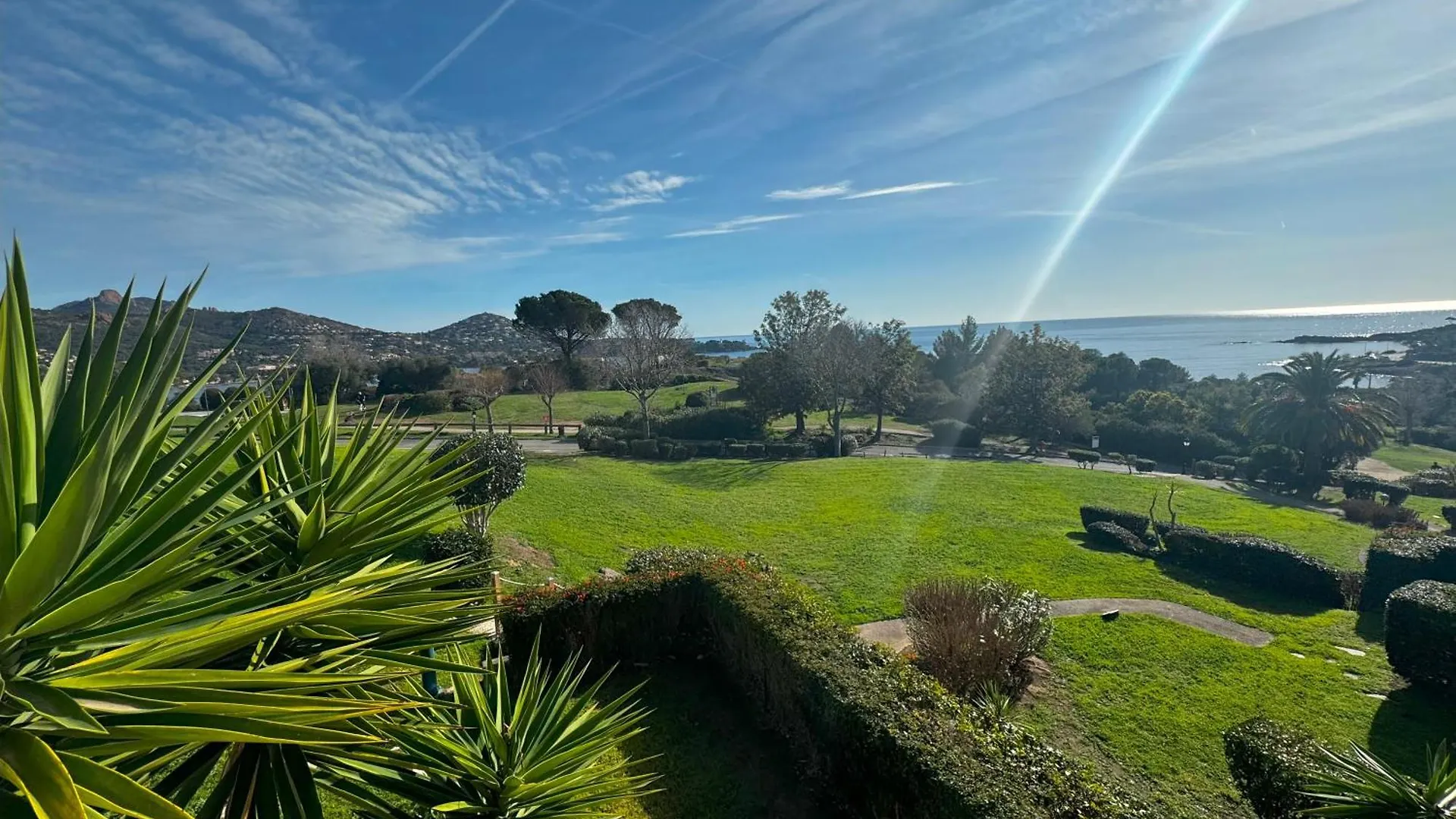 Grand Appartement Avec 2 Veritables Chambres Cap Esterel Vue Mer Et Esterel Сен-Рафаэль Франция